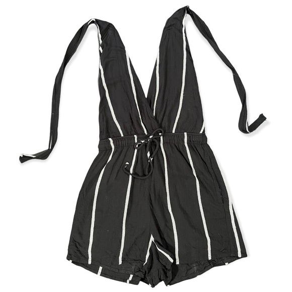 Volcom Coco Black and White Striped Halter Romper sz S - Picture 2 of 12